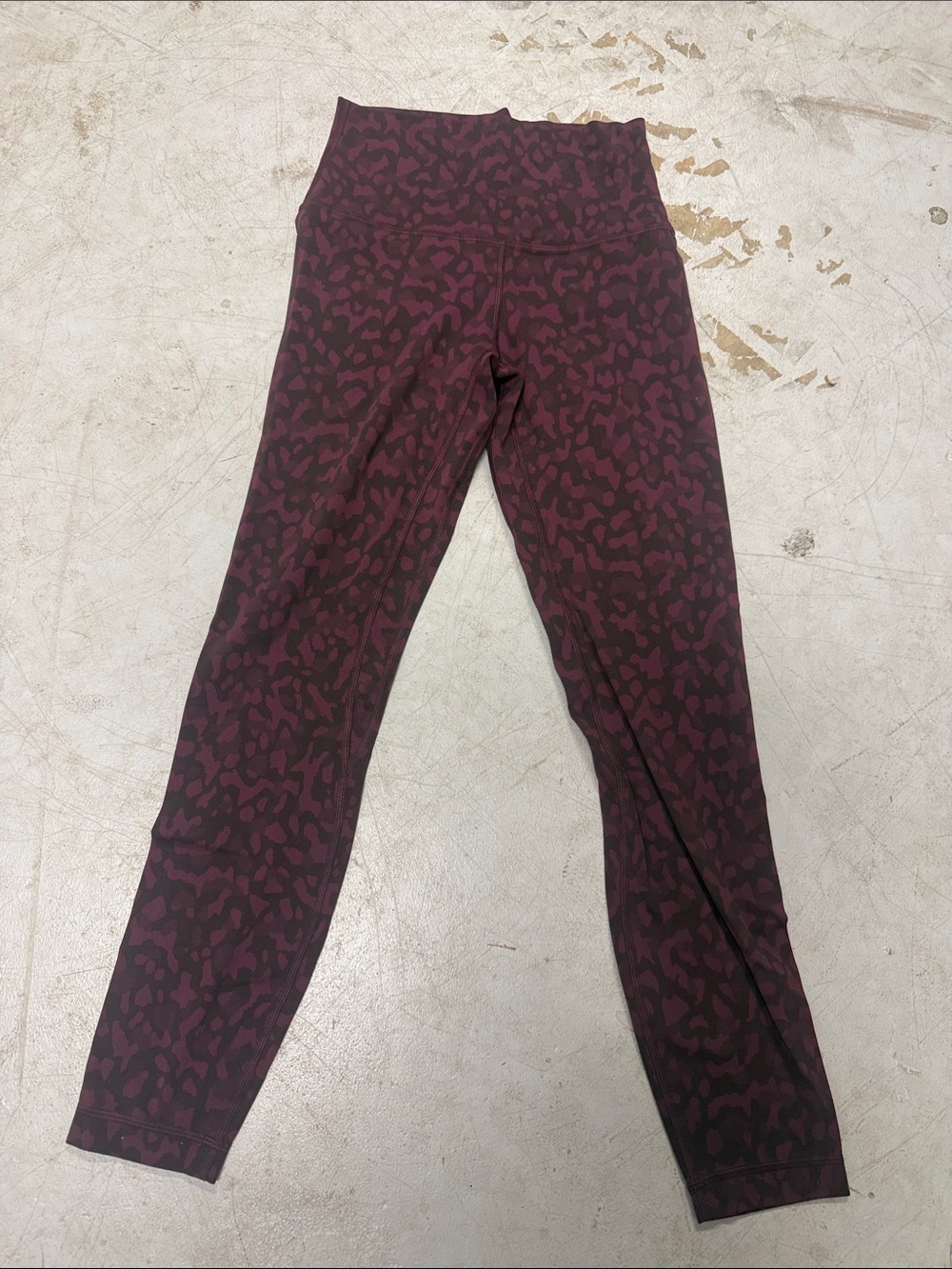 Burgundy Print Leggings - LIKE NEW - Lululemon Size 4
